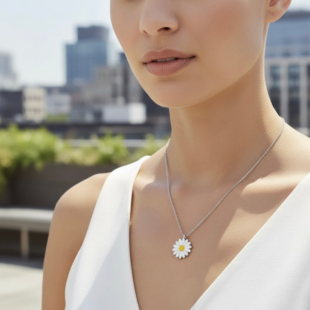 Halskette „Bellis“ aus Sterlingsilber 925 mit Gänseblümchen-Anhänger, Gelbgold vergoldet