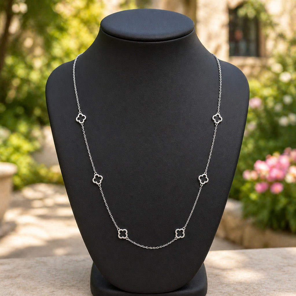 Kette "Oxalis" aus Sterlingsilber 925 mit vierblättrigem Kleeblatt und durchbrochenem Muster