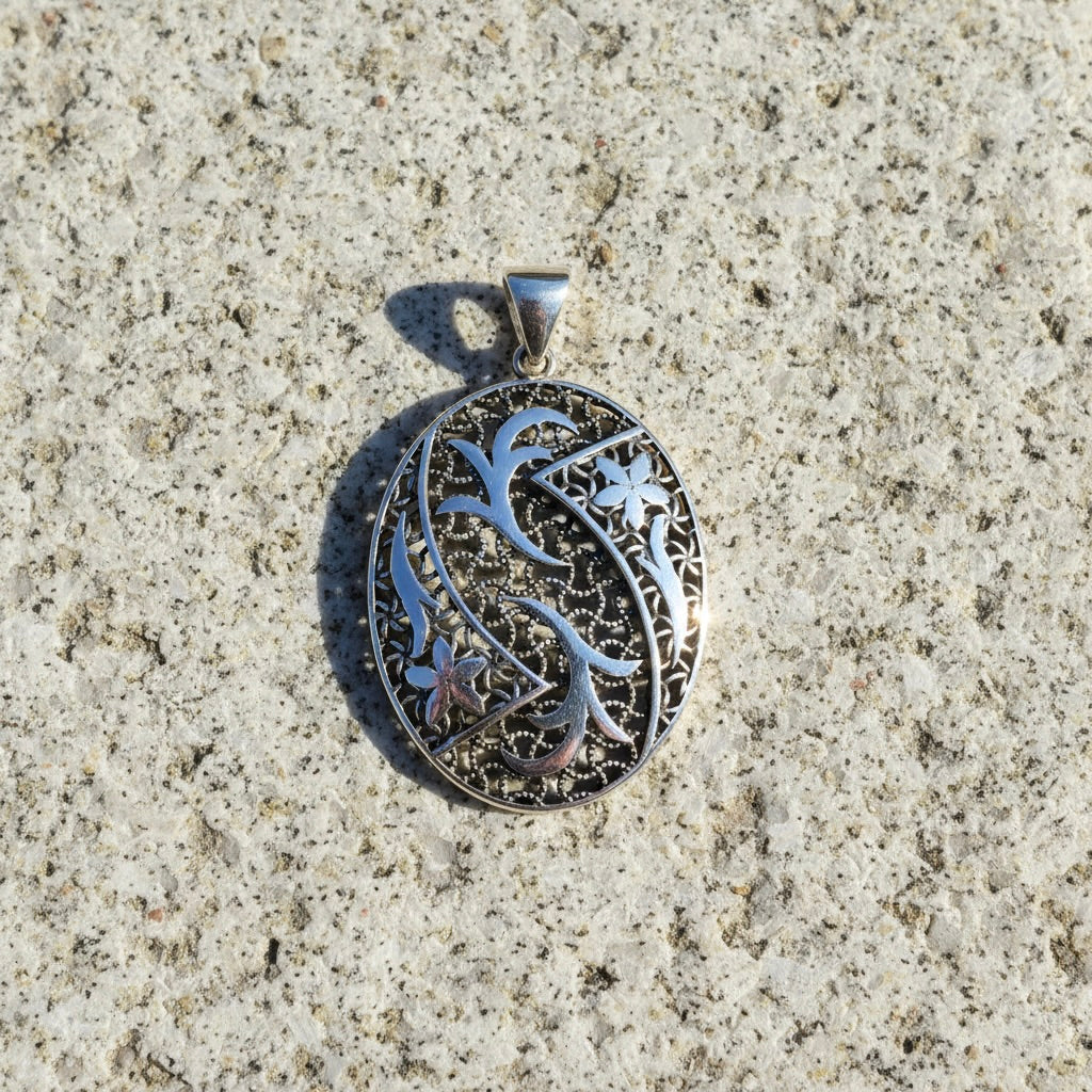 Sterling Silver 925 Oval Pendant “Secret Garden”