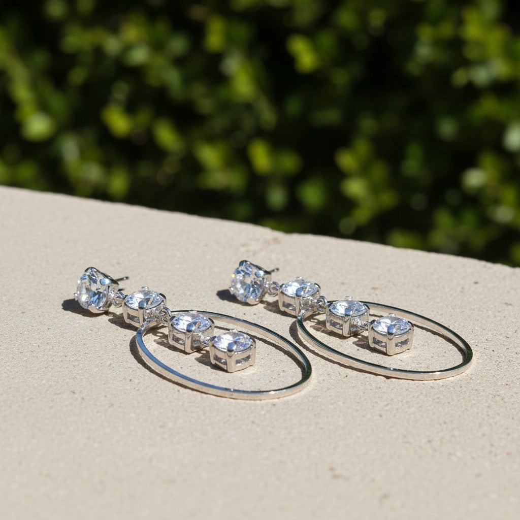Ohrringe aus Sterlingsilber 925 mit ovalen weißen Swarovski Kristallen "Eclat"
