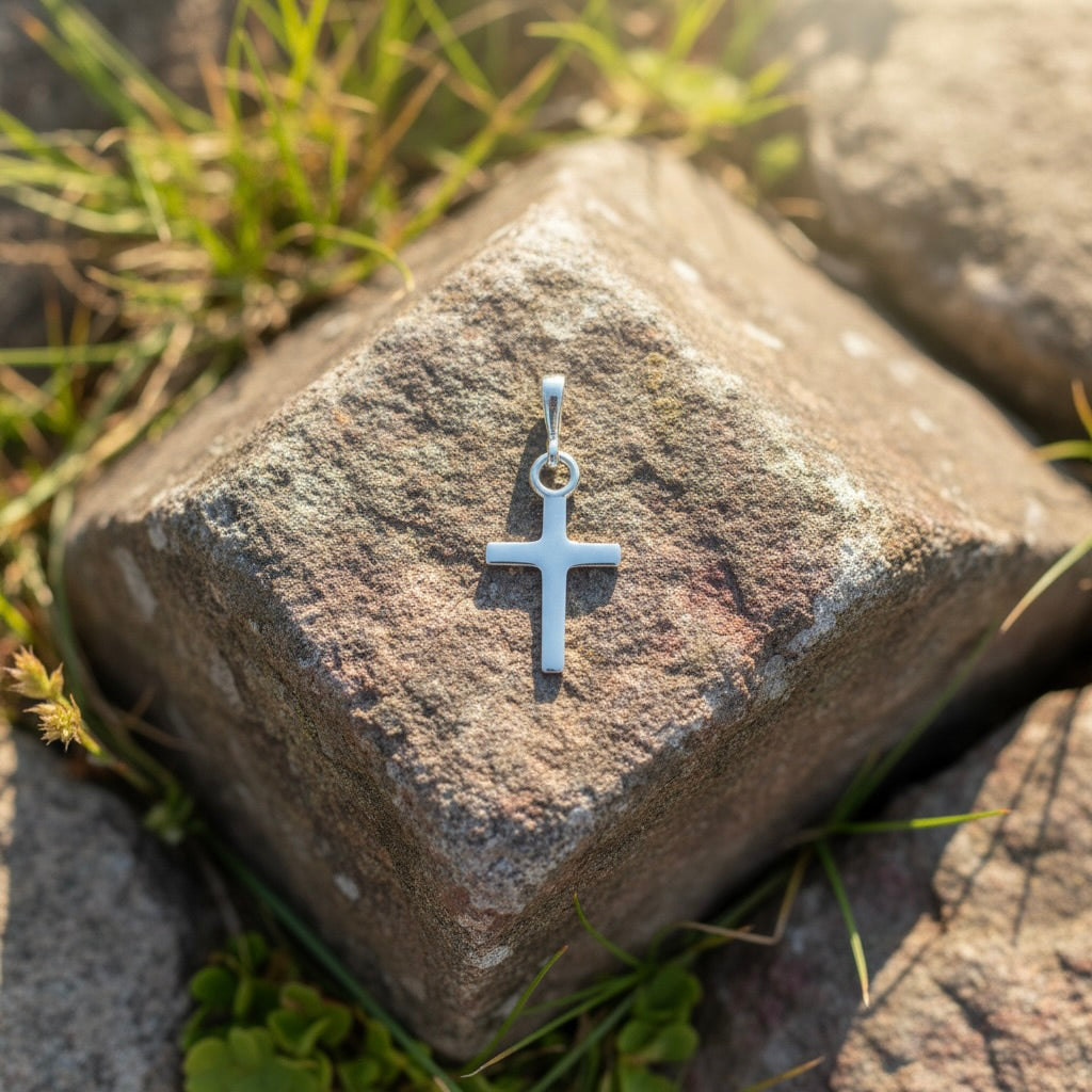 Sterling Silver 925 Cross Pendant "Petite Faith"