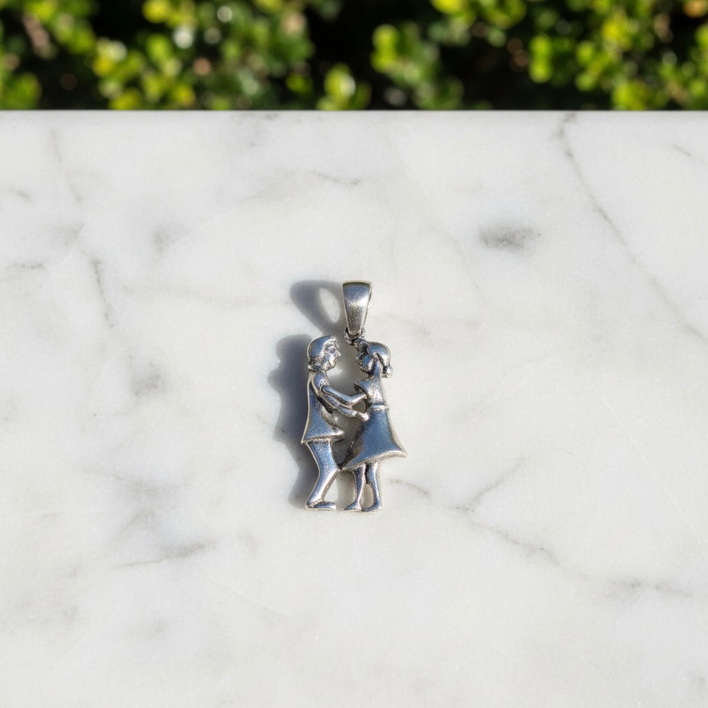 Anhänger aus Sterlingsilber 925 „Tanzendes Paar Walzer“