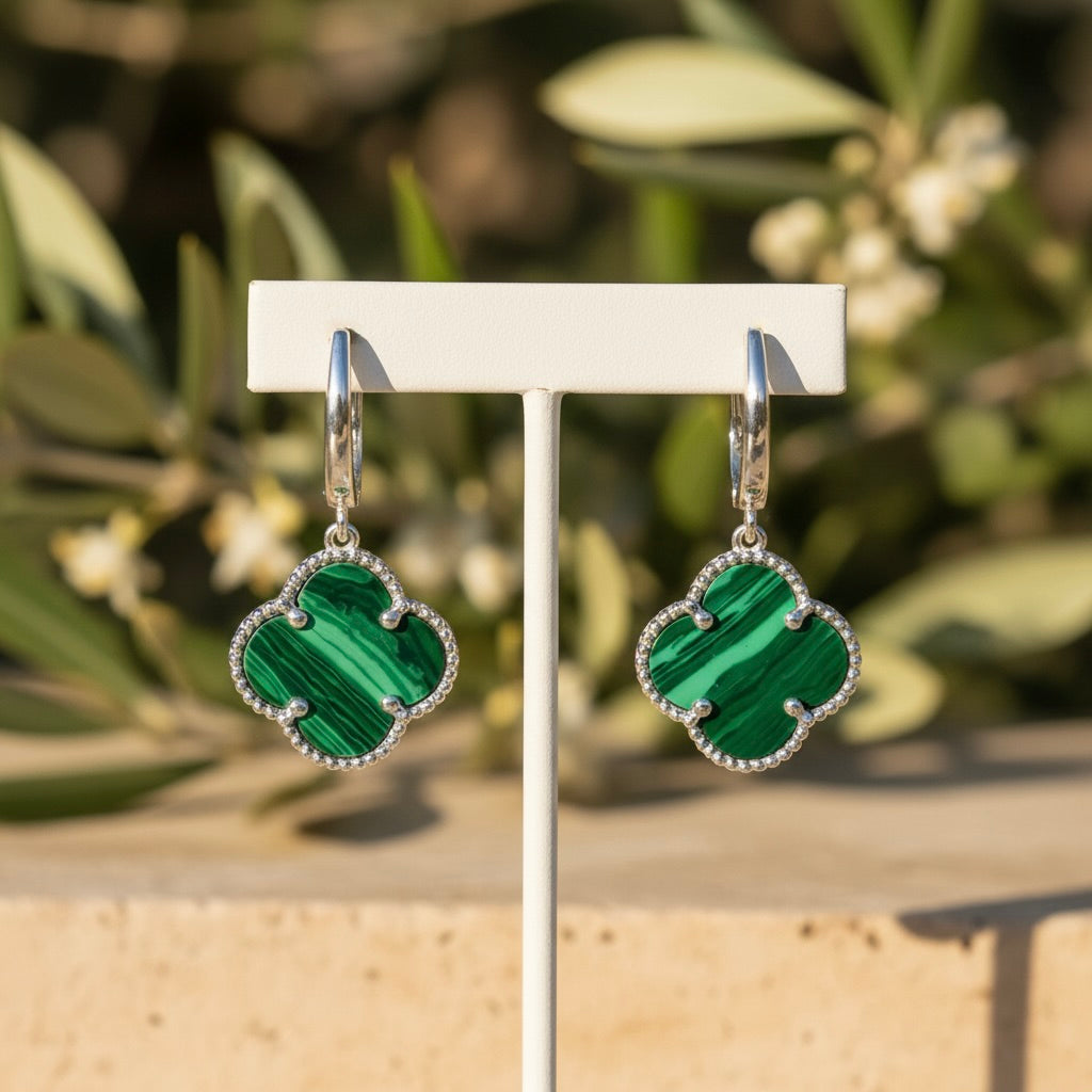Ohrhänger aus 925er Sterlingsilber mit grünem Malachit und Kleeblatt „Verdant“